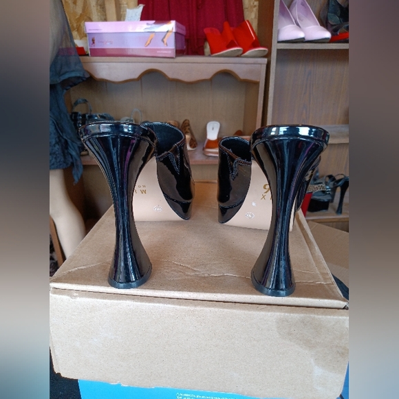 Black Patent platform heels - Picture 4 of 10
